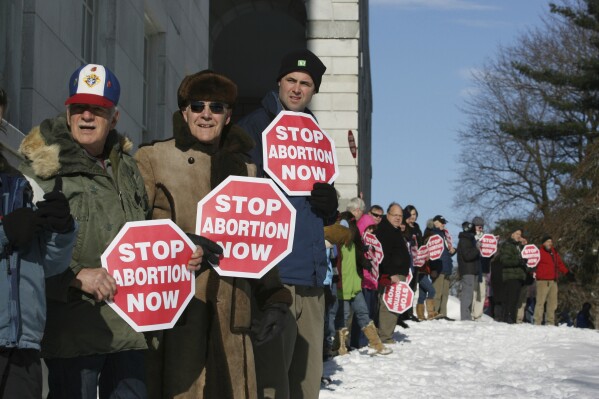 Effort to enshrine right to abortion in Maine Constitution comes up short in first votes