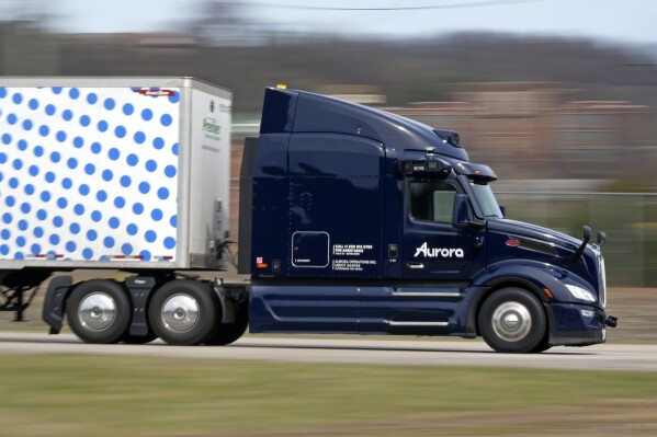 Tractor-trailers with no one aboard? The future is near for self-driving trucks on US roads