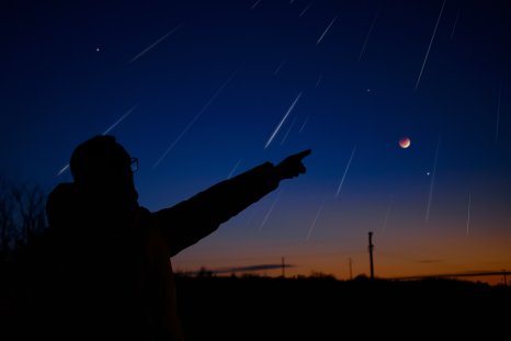 Cosmic Light Show via Halley's Comet To Fill Skies This Weekend