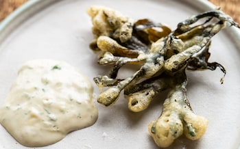 Oyster mayonnaise with deep-fried seaweed recipe