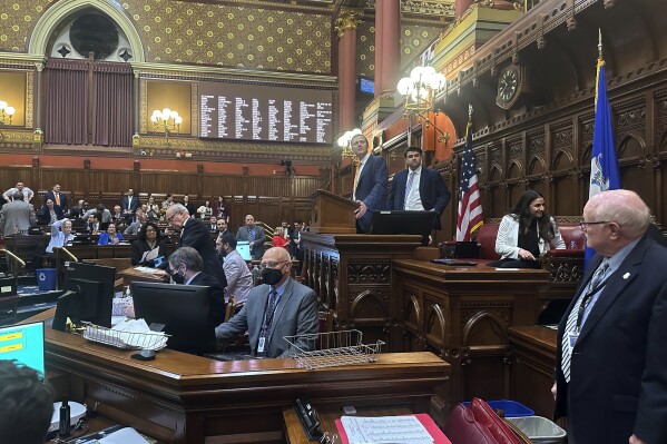 Connecticut lawmakers winding down session without passing AI regulations, other big bills