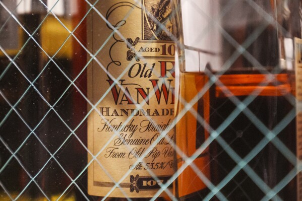 No criminal charges in rare liquor probe at Oregon alcohol agency, state report says