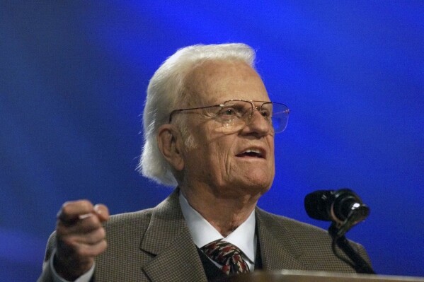 Sculpture of the late Rev. Billy Graham unveiled at US Capitol