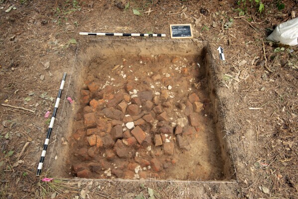 Archaeologists believe they’ve found site of Revolutionary War barracks in Virginia