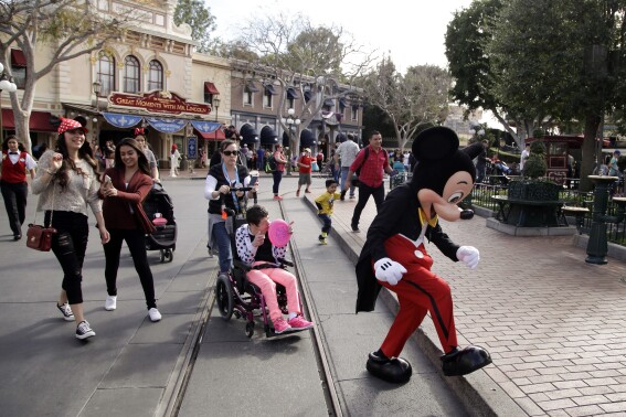 Disneyland character and parade performers in California vote to join labor union