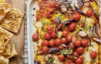 Tomato, onion and oregano toast recipe