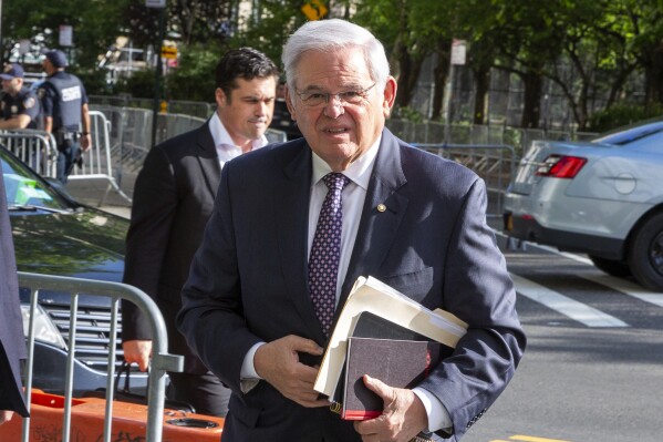 At Sen. Bob Menendez’s bribery trial, prosecutors highlight his wife’s desperate finances