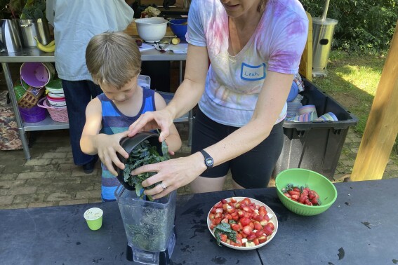 With strawberries and goats, a ‘farmastery’ reaches out to its neighbors