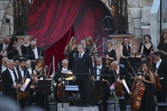 Meloni joins cultural elite celebrating Italian opera’s recognition as a world treasure