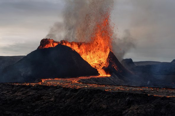 Iceland Volcano Update: Rush to Block Lava From Engulfing Power Plant