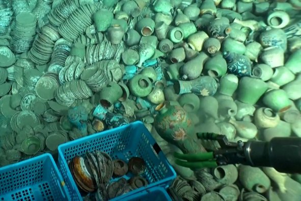 Archaeologists Reveal Magnificent Finds From 500-Year-Old China Shipwrecks