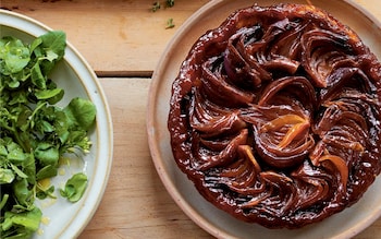 Red onion tarte Tatin with goat’s cheese, watercress and hazelnuts recipe