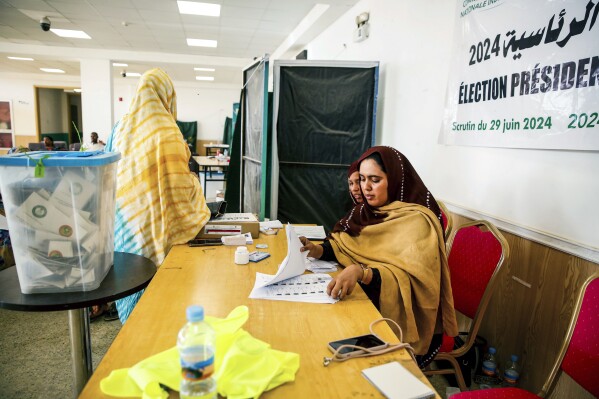 Polls close in Mauritania, with the incumbent ally of the West favored to win