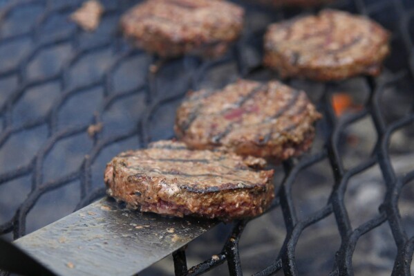 For an exceptional grilled burger, Meathead Goldwyn offers these five tips