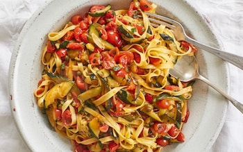 Tagliatelle with tomatoes, courgettes and capers recipe