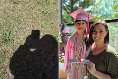 Mom Gives Five-Year-Old Phone to FilmâCaptures 'Priceless Moment' Instead