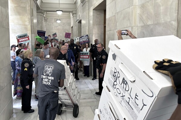 Arkansas abortion measure’s signatures from volunteers alone would fall short, filing shows