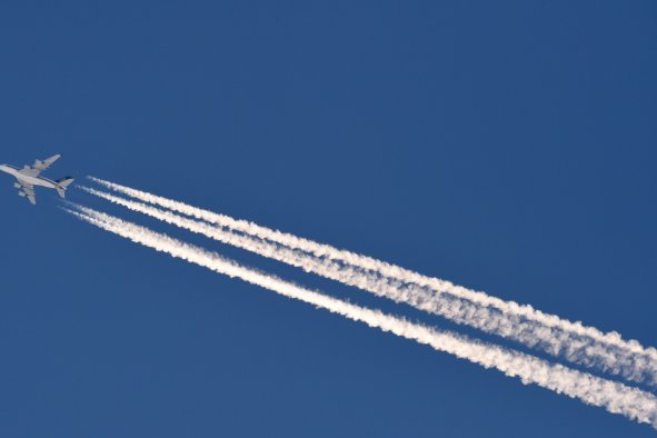 Flights: Warning of Longer-Lived Contrails 'Throws a Spanner in the Works'