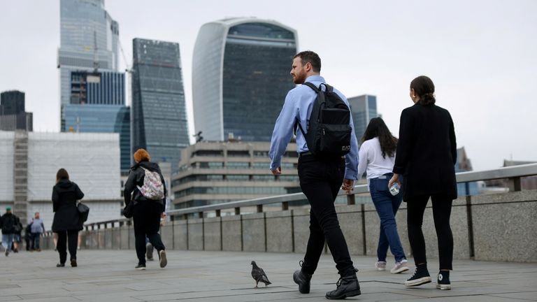 Further interest rate cut could be on the cards after report suggests jobs market cooling