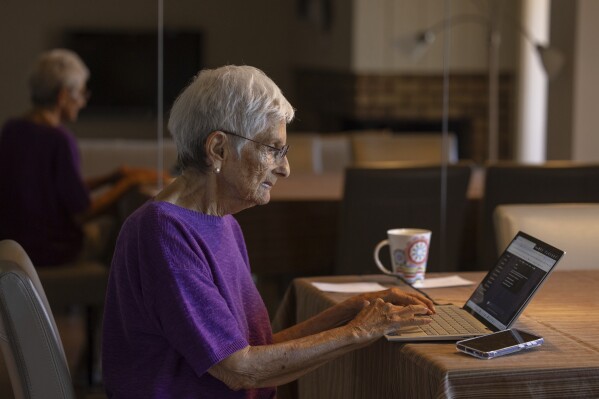 Older Americans prepare themselves for a world altered by artificial intelligence