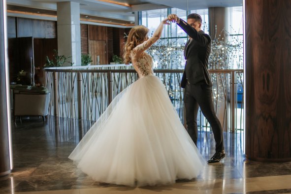 Newlyweds Cheered for Their Antics at Wedding Venue 7am the Next Day