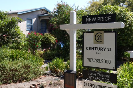 Mortgage Rate Drop Sparks Surge in Refinancing