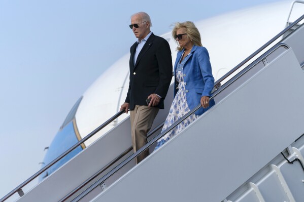 Jill Biden’s speech at convention honors President Biden and marks an end for the first lady, too