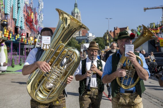 Oktoberfest is almost open. Beer lovers are lining up in Munich ahead of the ceremonial keg-tapping