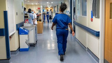 Nurses reject government's 5.5% pay rise offer