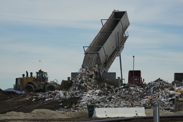 Cutting food waste would lower emissions, but so far only one state has done it