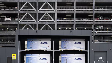 ASML shares plunge amid regulatory headwinds and valuation concerns