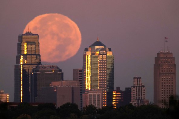 How to See Largest Hunter's Supermoon Tonight