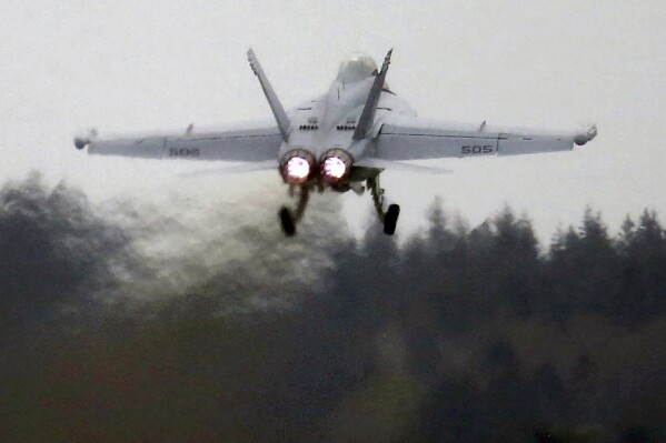 2 Navy aviators are declared dead after a fighter jet crashed in Washington state