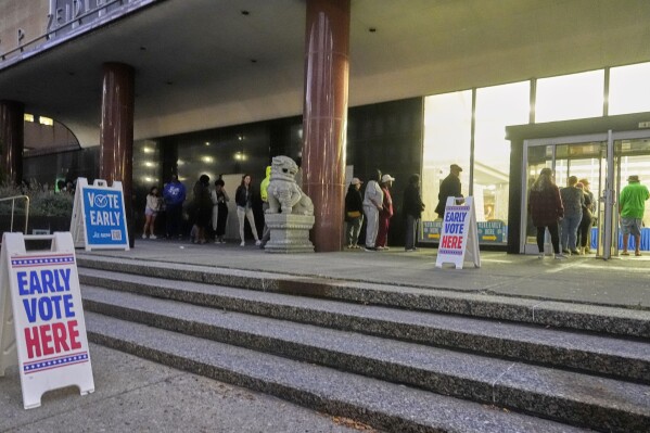 Wisconsin sees high turnout on the first day of in-person absentee voting