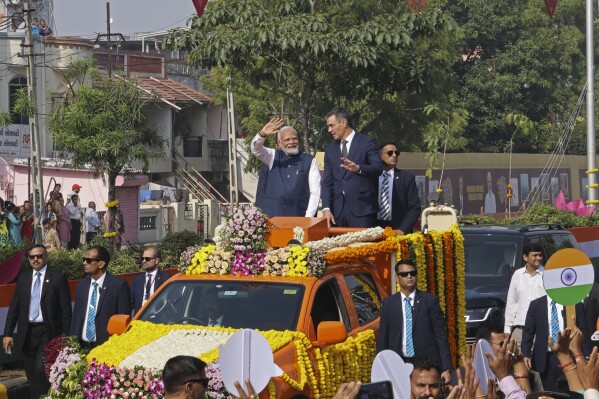 The leaders of India and Spain launch India’s first private military aircraft plant