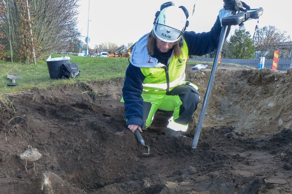 Large Viking Burial Ground With 139 Graves Revealed